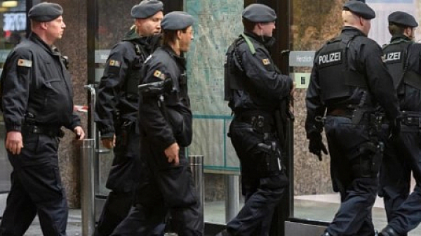 Полицията в Германия разкри крайнодясна терористична група
