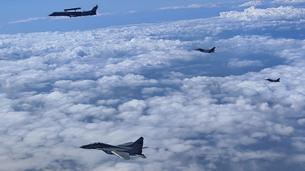 Български МиГ-29 и гръцки F-16 с „Air Policing“ мисия в небето на България