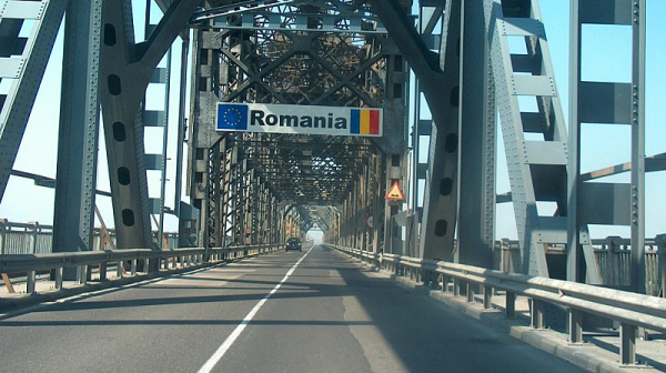Спират движението по Дунав мост на 4 ноември