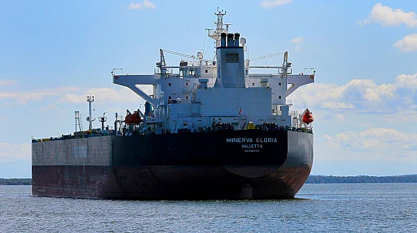 Гърция и Малта са против забраната на ЕС за услуги по превоз на петрол от Русия