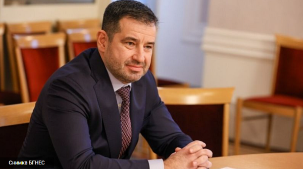 Мавров се връща на кормилото в НЗОК: Правомощията му възстановени, проверките текат