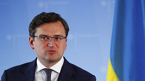 Външният министър на Украйна: Доброволци от 16 държави вече пристигнаха