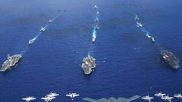 САЩ струпват части във Великобритания. Само заради танкера ли са там?