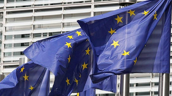 Евросъюзът взема заем до 150 милиарда евро за инвестиции в отбраната