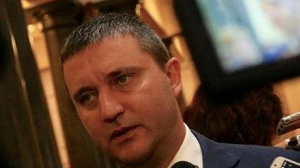 Рашков разкрива: Досието на джипа на Владислав Горанов го няма в КАТ