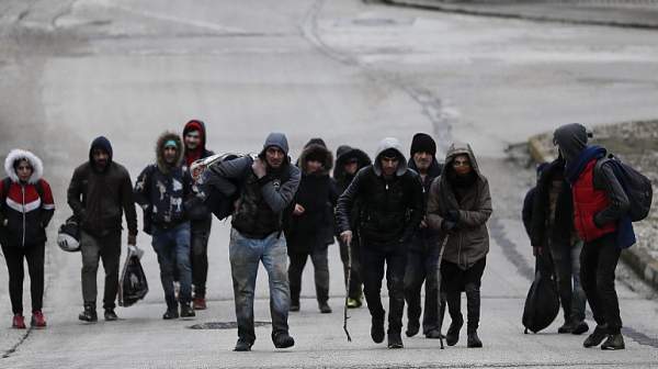 Гърция отблъсна 4000 мигранти на границата си