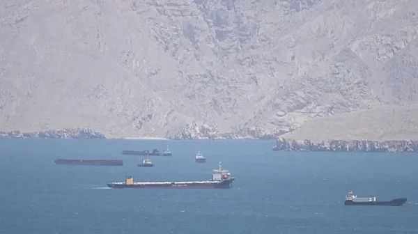 САЩ търсят международна коалиция за Ормузкия проток