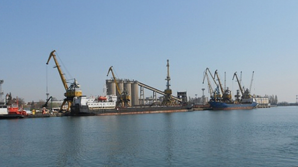 Официално: Влиза в сила забраната за достъп на руски кораби до българските пристанища