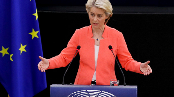 Председателката на Европейската комисия: Трябва да вземем историческо решение за приемане на Украйна в ЕС