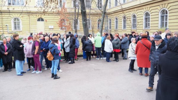 Протест и обещания: Какво реши здравното министерство за заплатите на медицинските специалисти