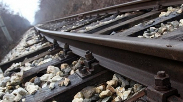 Два влака дерайлираха в Румъния, петима пострадаха