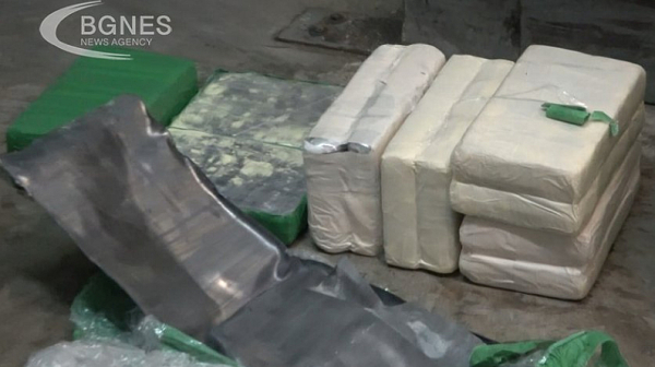 Испанската полиция спипа почти тон кокаин, предназначен за „Балканския картел“