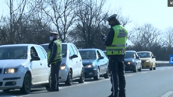 Очаквано: Колоните от автомобили на входа на София започнаха