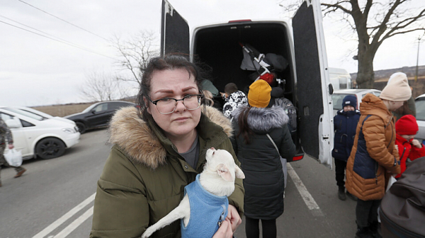 Четири автобуса със сънародниците ни вече са в Молдова