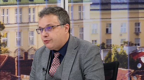 Стоян Михалев, ДБ: Жотева от СЕМ ни говореше как нямат пари, а си раздават бонуси