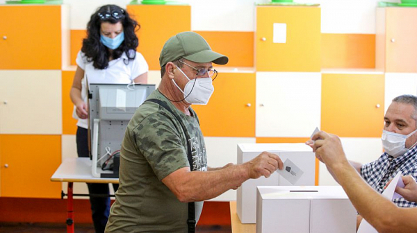 „Галъп“: 42,9% от българите предпочитат коалиционно правителство на ИТН, ДБ и ИМВ