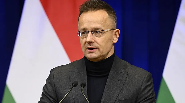 Сиярто призна – разговарял е с Русия преди и след срещи на ЕС