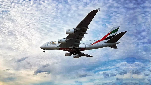 Залезът на Хийтроу: Как Дубай и Истанбул се превърнаха в новите господари на небето