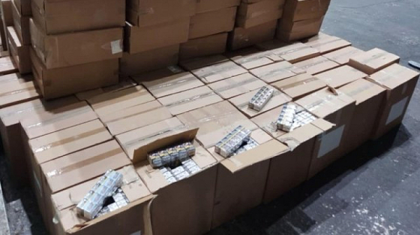 Спипаха камион с контрабанден внос на цигари за 350 000 лв.