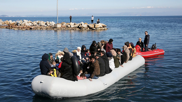 Около 40 мигранти вероятно са загинали при преобръщане на лодка