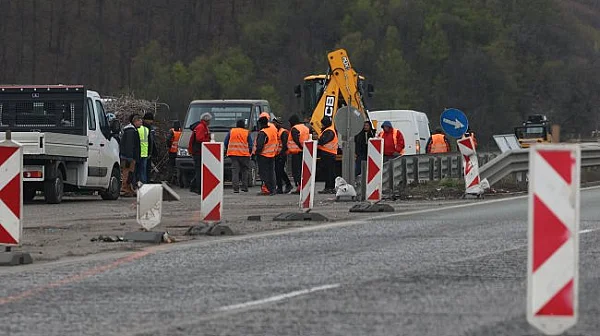 Ремонти временно ограничават движението по АМ „Струма“