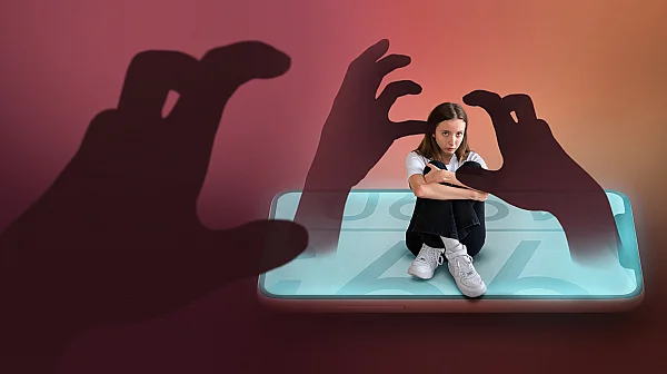 Онлайн лов на деца в България: Изнудване, AI порнография и милиони сигнали