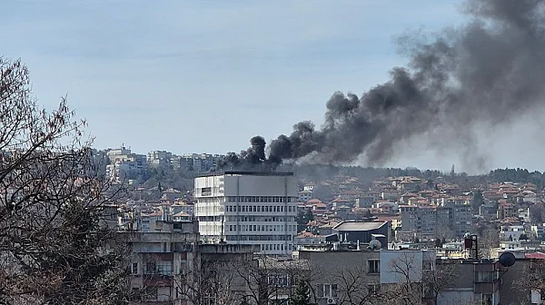 Пожар в общината на Разград, всички са евакуирани