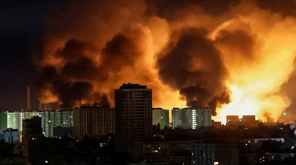 Един убит и 24 ранени при руска атака срещу Киев