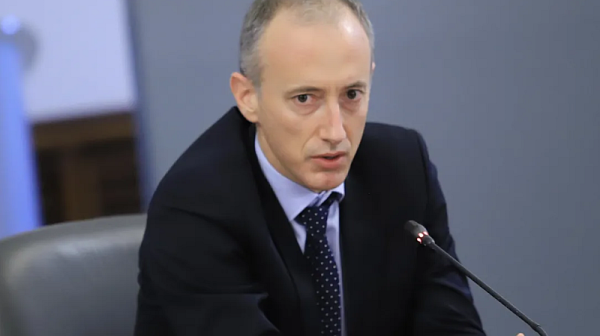 Просветният министър: Готвим реформа на изпитите след седми клас