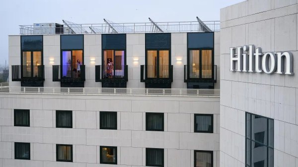 Директна връзка: Как хотелските вериги ще се борят с AI агентите и онлайн платформите