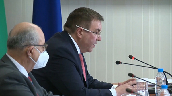 Министър Ангелов: Темпът на ваксинация зависи от доставките