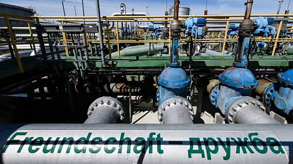 ЕК защити Украйна за спирането на доставките по петролопровода „Дружба“