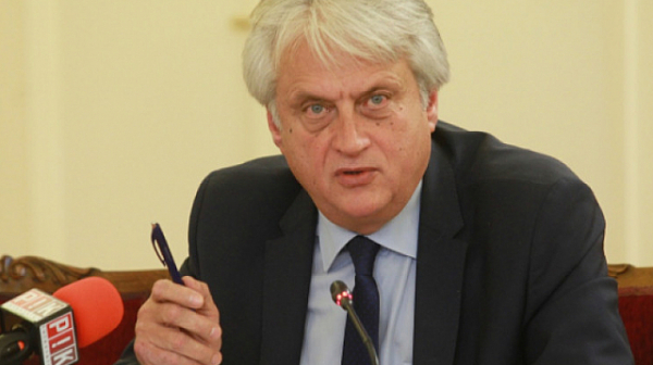 Първо уволнение в МВР: Министър Рашков освободи административния секретар