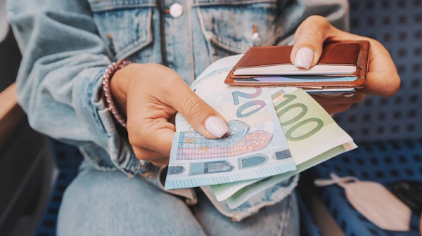 От 1 януари влизат в сила промени с плащането в Спиди и Еконт