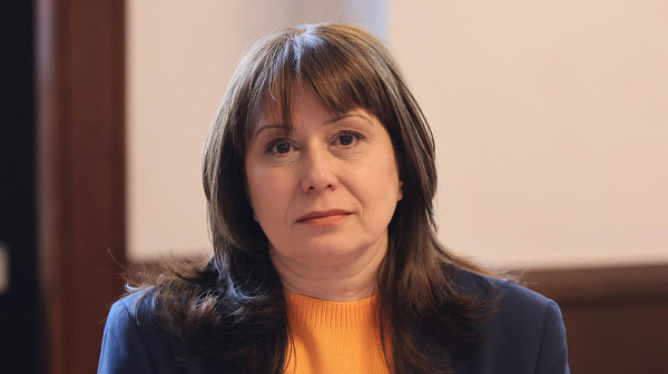 Омбудсманът: Възрастовата граница за защита на децата да се повиши до 16 г.