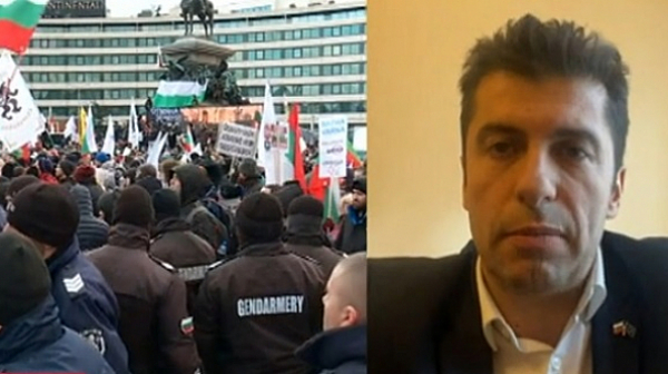 Премиерът Петков: Каня представители на протестиращите на разговор в петък