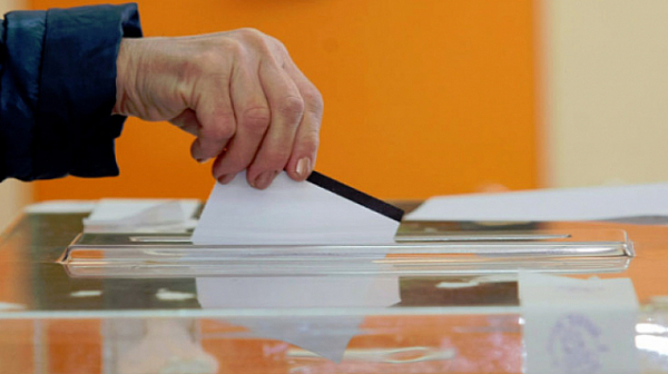 В 16-а РИК в Пловдив изтекоха личните данни на хората, които ще правят изборите