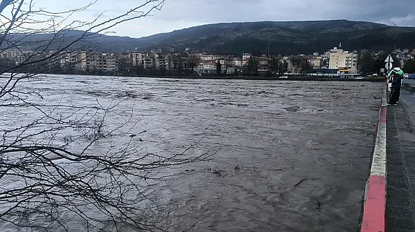 Червен код за опасни валежи в Кърджали
