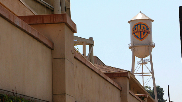 Трус в Холивуд: Netflix купува стрийминг бизнеса и студията на Warner Bros за $72 млрд.