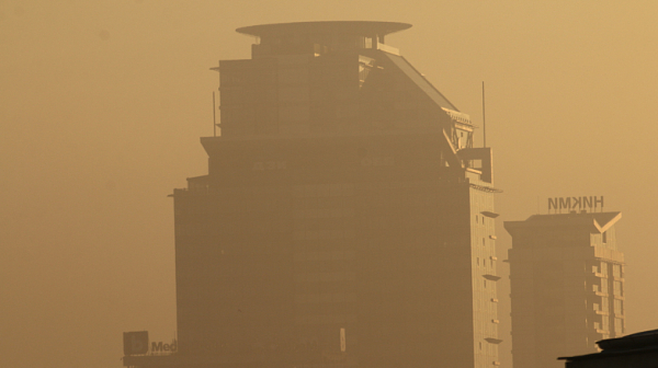 Втори ден София е с най-мръсен въздух в света