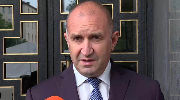 Президентът Радев: Само 4 вертолета са годни за гасене на пожари
