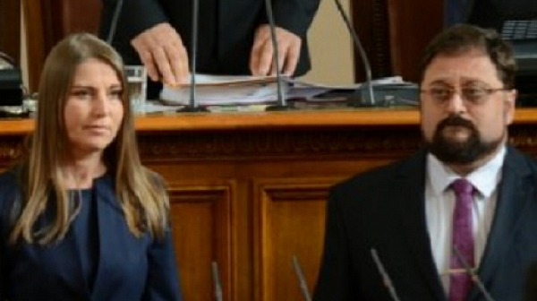 Двама нови депутати заеха местата на Сидеров и Павлова