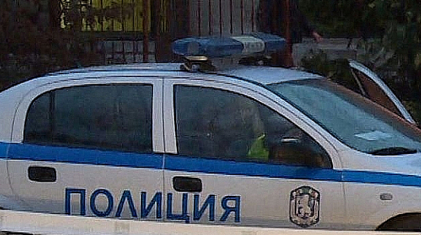 Дете се удари в страничното огледало на патрулка в Кюстендил