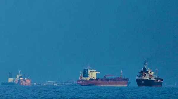 Иран няма да отвори Ормузкия проток без компенсация