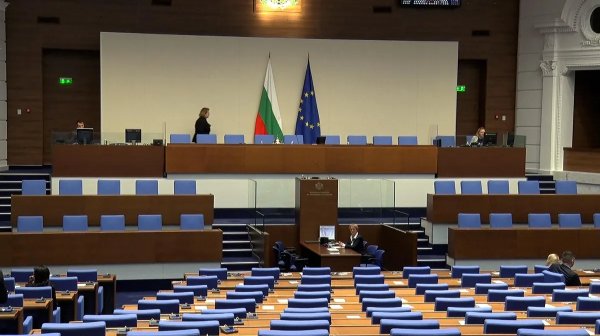 Депутатите излизат в 3-седмична ваканция до 10 януари