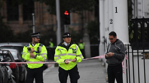 Петима ранени, след като кола се вряза в пешеходци в Лондон