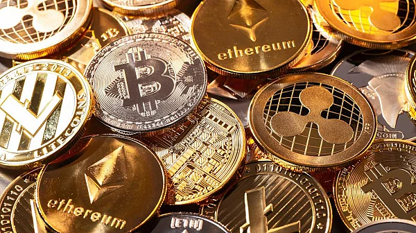 Биткойнът изтри за ден 300 млрд. долара от стойността си