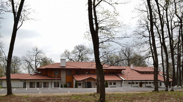 4 сгради в любимата на Борисов ''Паламара'' и близо 43 дка към тях продадени за 155 000 лв.