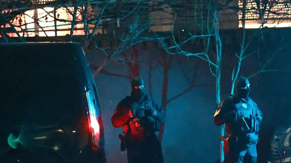 Петима са задържани за имотни измами от групата на Ицо Папата