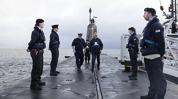 Британски водолази ще разминират водите в Ормузкия проток